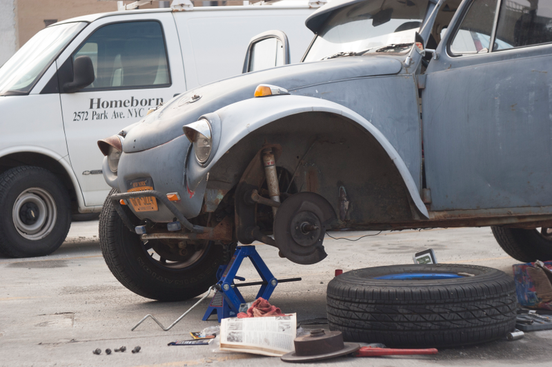 Illustration for article titled How A Quick Repair Turns Into A Parking Lot Mechanic Quagmire